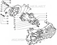 Rear wheel shaft