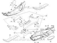 Central cover - Footrests
