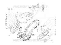 Central cover - Footrests